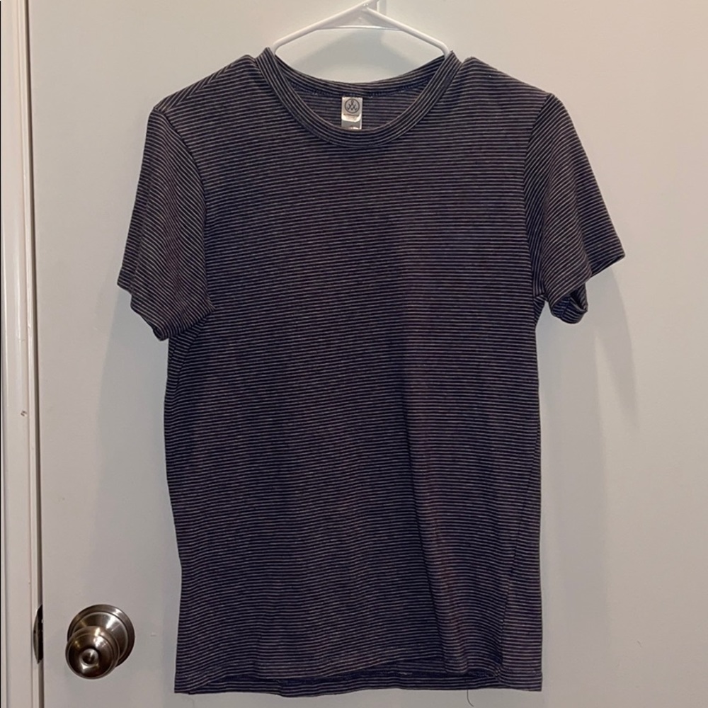 Men’s striped t-shirt.